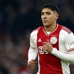 Edson Álvarez, expulsado en eliminación del Ajax en Europa League