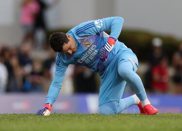 Iker Casillas durante el Clásico de Leyendas en Puerto Rico entre Real Madrid y Barcelona en el Estadio Juan Ramón Loubriel​ en Bayamón.