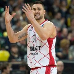 Paunic no volverá finalmente al Fuenla tras romper su contrato