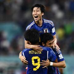 Qatar 2022 World Cup daily schedule: who plays today, 27 November?