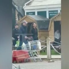 Is Kate Middleton allowed to walk in front of Prince William? What is the royal protocol?