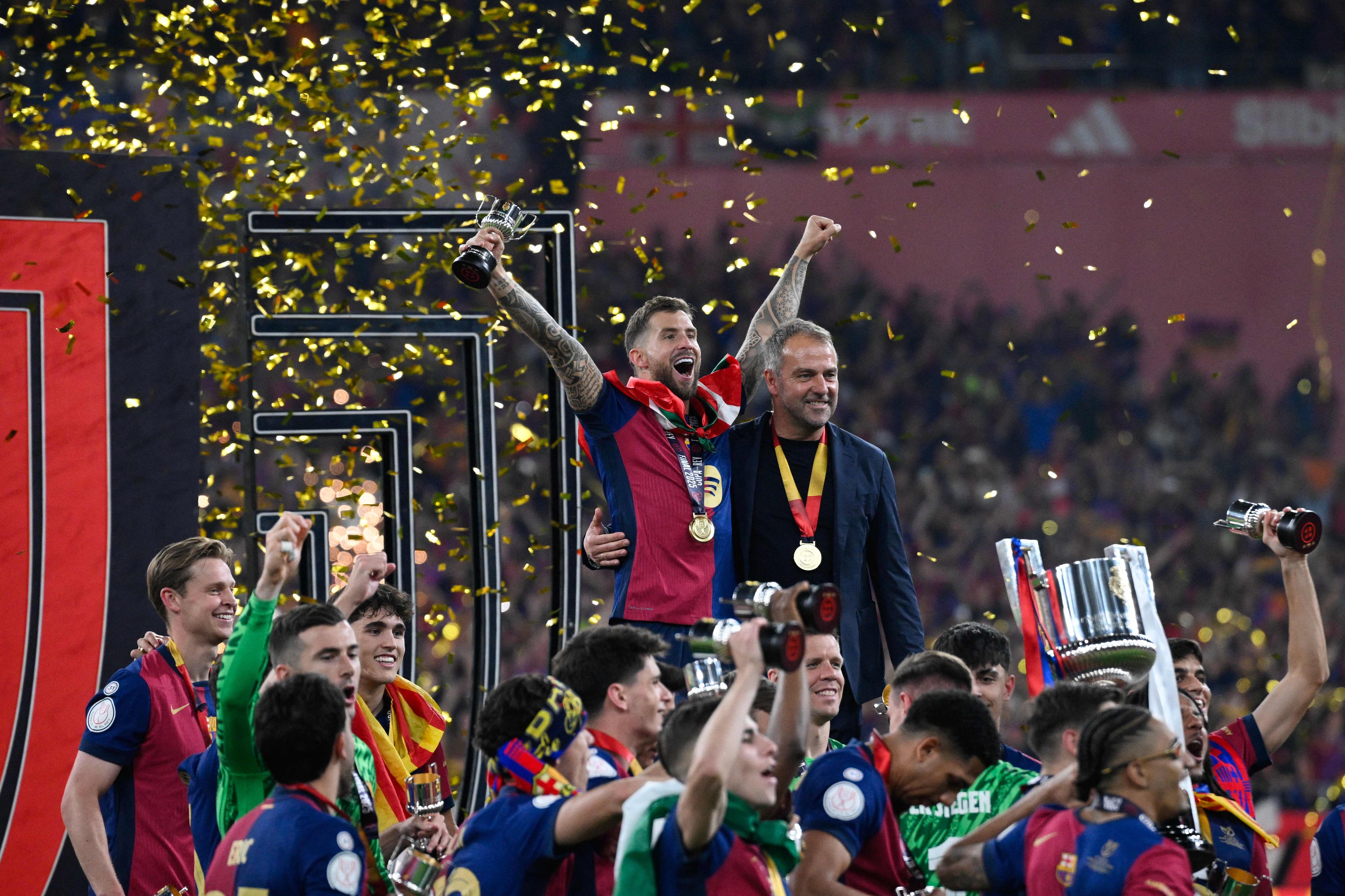 هانسي فليك يعبر عن فخره بفوز برشلونة بلقب الكأس أمام ريال مدريد