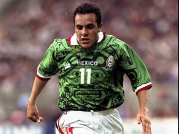 Miguel Mejía Barón debutó a Cuauhtémoc Blanco el 1 de febrero de 1995 ante Uruguay en un duelo amistoso que se realizó en San Diego, California.