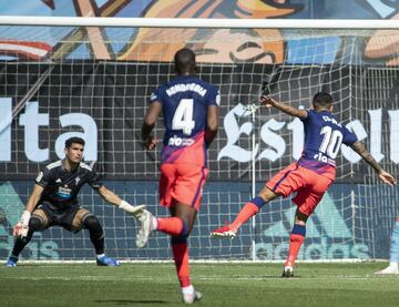 El argentino aprovechó un pase de Lemar y fusiló con la puntera la meta celeste.