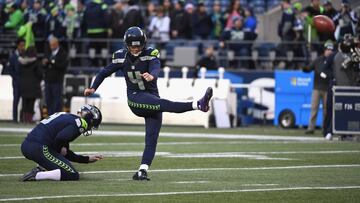 SEATTLE, WA - JANUARY 07: Steven Hauschka #4 of the Seattle Seahawks warms up prior to the NFC Wild Card game against the Detroit Lions at CenturyLink Field on January 7, 2017 in Seattle, Washington.   Steve Dykes/Getty Images/AFP
 == FOR NEWSPAPERS, INTERNET, TELCOS &amp; TELEVISION USE ONLY ==