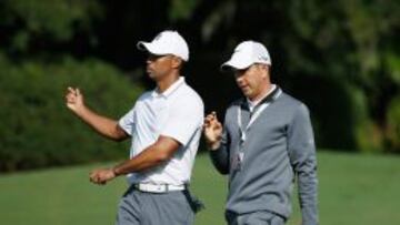 Tiger Woods, junto a Chris Como, su nuevo gur&uacute;.