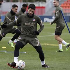 Luis Suárez entra en la lista y Carrasco se queda fuera