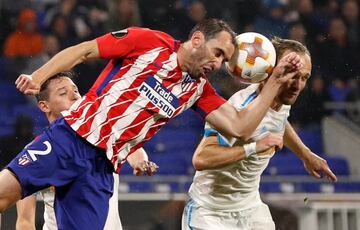 Diego Godin con Valere Germain.