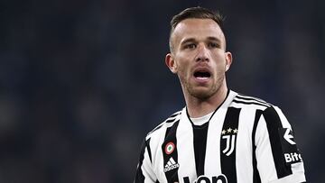 ALLIANZ STADIUM, TURIN, ITALY - 2021/12/21: Arthur Melo of Juventus FC gestures during the Serie A football match between Juventus FC and Cagliari Calcio. Juventus FC won 2-0 Cagliari Calcio. (Photo by Nicol&Atilde;&sup2; Campo/LightRocket via Getty Image