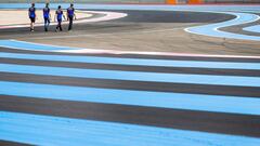 Kvyat, y el equipo Toro Rosso, de paseo por las curvas de Paul Ricard (Francia, F1 2019). 