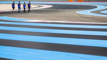 Kvyat, y el equipo Toro Rosso, de paseo por las curvas de Paul Ricard (Francia, F1 2019).