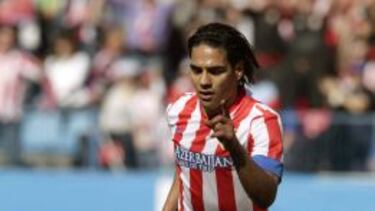 El Chelsea a la desesperada: ofrece a Courtois por Falcao