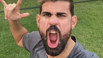 Diego Costa se entrena en Brasil mientras espera pretendientes