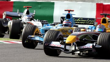 Kimi Raikkonen, por detr芍s de Fernando Alonso y Christian Klien en el GP de Jap車n 2005.