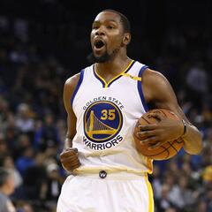 Whiteside (28), Curry (24) y Durant (28) se pican a puntos