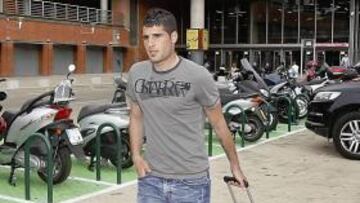 <b>EN MADRID. </b>El centrocampista llegó ayer a la estación de Atocha, ilusionado por su futuro rojiblanco.