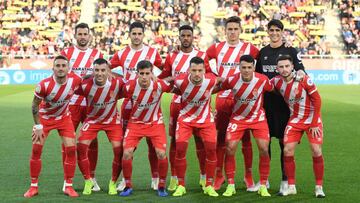 Los jugadores del Girona posan para la prensa gráfica antes del partido.