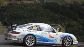 Sergio Vallejo con su Porsche 911.