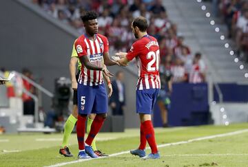 Cambio de Juanfran (lesionado) por Thomas.