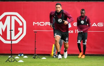 Ambos jugadores ya entrenan con el cuadro de Héctor Tapia en Macul. La preparación estará enfocada en lo físico durante estos días.