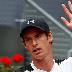 Murray ejerce de campeón para situarse en cuartos