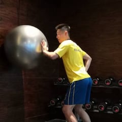 Wu Lei acelera en Shanghai para llegar a la previa europea