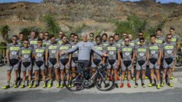 Tinkov posó junto a todo el equipo Tinkoff en la primera concentración de la temporada, celebrada en Gran Canaria.