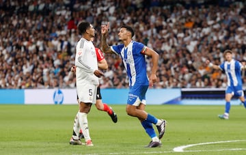 3-1. El jugador uruguayo celebra el primer tanto babazorro.