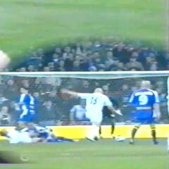 No lo recordabas y te lo firmaba el mismísimo Pirlo: el único gol de enorme clase de Gravesen en el Madrid