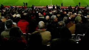 <b>AMBIENTAZO. </b>Los jugadores esperan que las gradas de El Molinón vuelvan a llenarse el domingo.