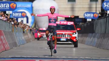 Egan celebra su título: Últimos kilómetros en el Giro de Italia