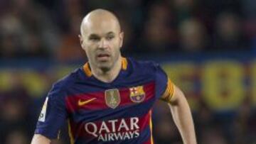 Iniesta, ante el Sevilla.