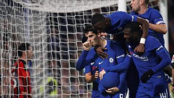 Soccer Football - Carabao Cup Quarter Final - Chelsea vs AFC Bournemouth - Stamford Bridge, London, Britain - December 20, 2017 Chelsea’s Alvaro Morata celebrates scoring their second goal with team mates REUTERS/Eddie Keogh EDITORIAL USE ONLY. No use with unauthorized audio, video, data, fixture lists, club/league logos or "live" services. Online in-match use limited to 75 images, no video emulation. No use in betting, games or single club/league/player publications. Please contact your account representative for further details.