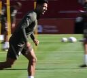 Luis Suárez, feliz en el entrenamiento del Atlético de Madrid