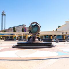 Adiós a ‘Aquaman Nighttime Spectacular’: el Parque Warner da la bienvenida a su nuevo espectáculo nocturno