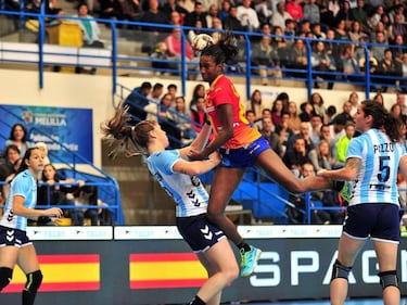 Las Guerreras debutan con éxito ante Argentina en Melilla