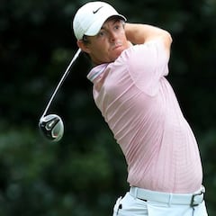 McIlroy sube a la segunda plaza y Rahm resiste en el Top-10