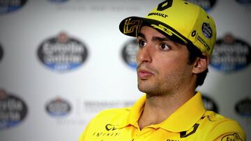 El espa&ntilde;ol Carlos Sainz, de la escuder&iacute;a Renault, habla durante una entrevista con Efe.