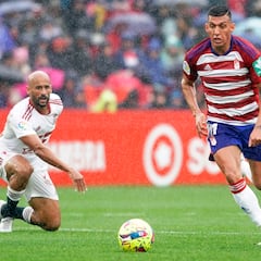 Uzuni mantiene su idilio en Los Cármenes