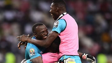 Los jugadores de Sierra Leona celebran el empate ante Costa de MArfil