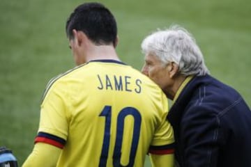 Pékerman y los protagonistas de Colombia-Perú en primer plano