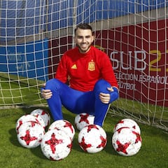 Mayoral se adelanta al resto como 'nueve' de La Rojita