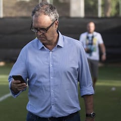 Caparrós: "No sé si ir con los aficionados al derbi"