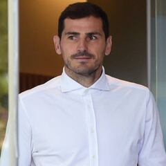 Casillas desmiente que se vaya a retirar a través de Twitter