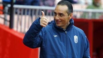 Oltra, entrenador del Granada.