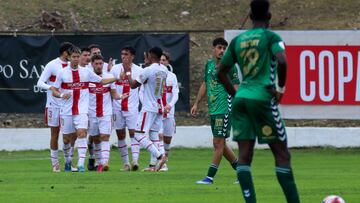 El Huesca celebra su primer gol.