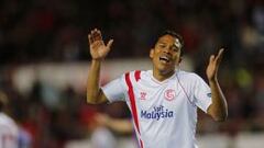 Sevilla&#039;s Carlos Bacca reacts during their Spanish King&#039;s Cup quarter-final second leg soccer match against Espanyol at Ramon Sanchez Pizjuan stadium in Seville, January 29, 2015. REUTERS/Marcelo del Pozo (SPAIN - Tags: SPORT SOCCER)