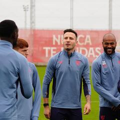 Saúl está de fiesta: cumple 30 años y regresa con el grupo