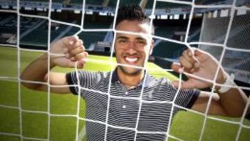 Cristian Herrera, sonriente en una entrevista.