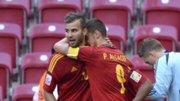 Jesé celebra con Paco Alcacer el gol del triunfo ante México.